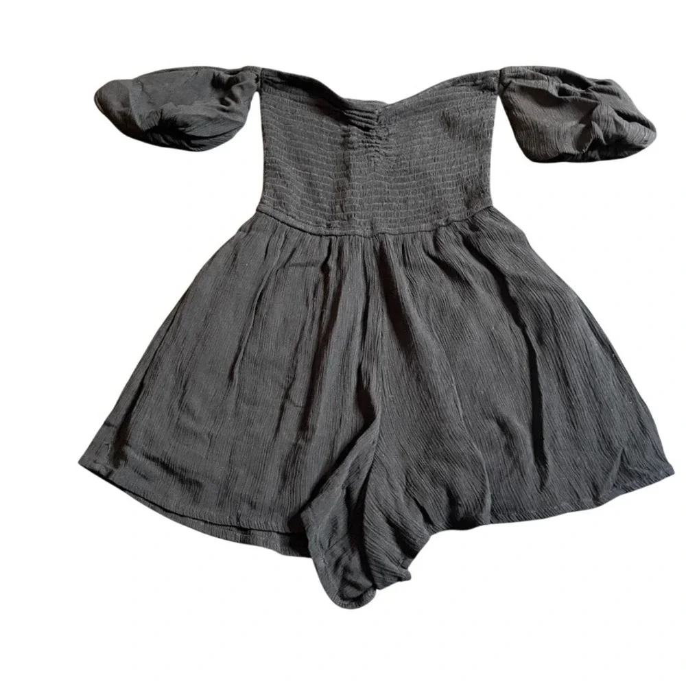AMUSE Society‎ Black Off Shoulder Smocked Romper Puff Sleeve Casual Size S